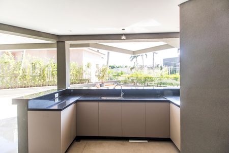 Casa de condomínio à venda com 598m², 4 quartos e 4 vagas Casa de condomínio à venda com 598m², 4 quartos e 4 vagasÁrea gourmet