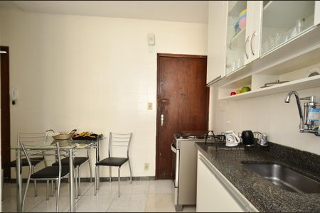 Apartamento à venda com 90m², 3 quartos e 2 vagasCozinha