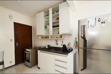 Apartamento à venda com 90m², 3 quartos e 2 vagasCozinha