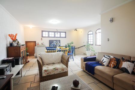 Casa à venda com 287m², 3 quartos e 2 vagasSala de TV