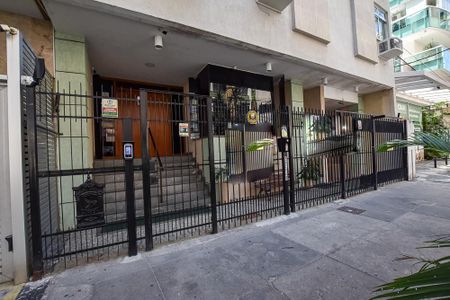 Apartamento para alugar com 79m², 2 quartos e sem vaga Apartamento para alugar com 79m², 2 quartos e sem vagaEntrada