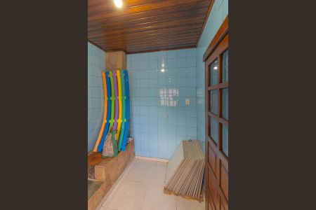 Casa à venda com 230m², 4 quartos e 2 vagas Casa à venda com 230m², 4 quartos e 2 vagasDespensa