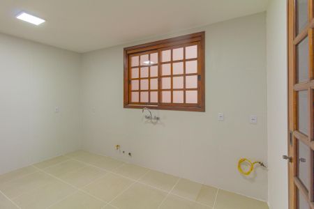 Casa à venda com 230m², 4 quartos e 2 vagas Casa à venda com 230m², 4 quartos e 2 vagasCozinha