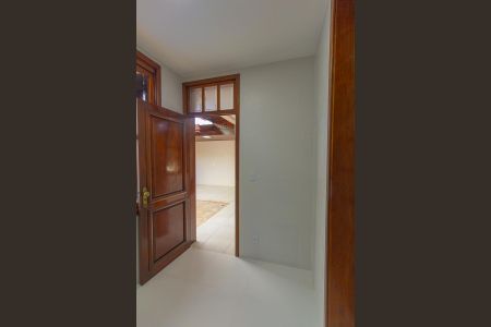 Casa à venda com 230m², 4 quartos e 2 vagas Casa à venda com 230m², 4 quartos e 2 vagasÁrea de Serviço