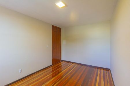 Casa à venda com 230m², 4 quartos e 2 vagas Casa à venda com 230m², 4 quartos e 2 vagasQuarto 3