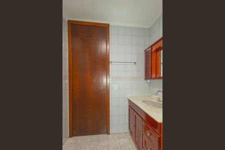 Casa à venda com 230m², 4 quartos e 2 vagas Casa à venda com 230m², 4 quartos e 2 vagasBanheiro da Suíte