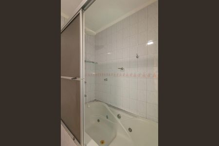 Casa à venda com 230m², 4 quartos e 2 vagas Casa à venda com 230m², 4 quartos e 2 vagasBanheiro da Suíte