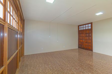 Casa à venda com 230m², 4 quartos e 2 vagas Casa à venda com 230m², 4 quartos e 2 vagasGaragem