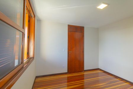 Casa à venda com 230m², 4 quartos e 2 vagas Casa à venda com 230m², 4 quartos e 2 vagasQuarto 1