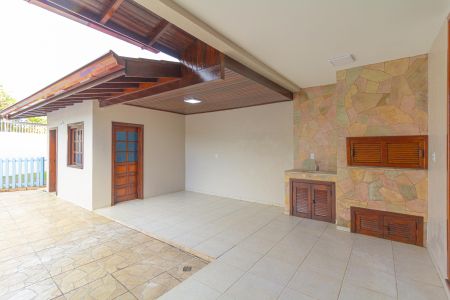 Casa à venda com 230m², 4 quartos e 2 vagas Casa à venda com 230m², 4 quartos e 2 vagasVaranda gourmet