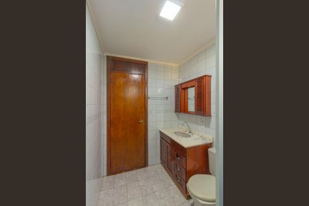 Casa à venda com 230m², 4 quartos e 2 vagas Casa à venda com 230m², 4 quartos e 2 vagasBanheiro