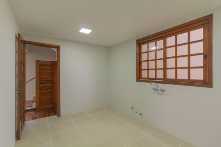 Casa à venda com 230m², 4 quartos e 2 vagas Casa à venda com 230m², 4 quartos e 2 vagasCozinha