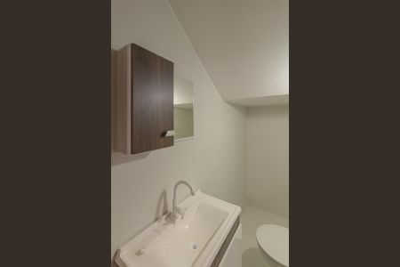 Casa à venda com 230m², 4 quartos e 2 vagas Casa à venda com 230m², 4 quartos e 2 vagasLavabo