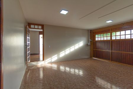 Casa à venda com 230m², 4 quartos e 2 vagas Casa à venda com 230m², 4 quartos e 2 vagasGaragem