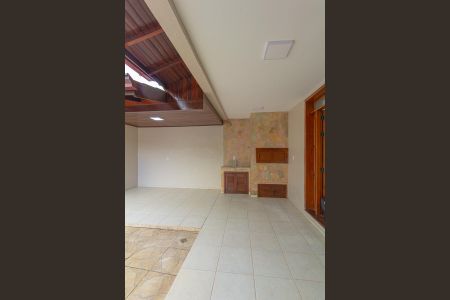 Casa à venda com 230m², 4 quartos e 2 vagas Casa à venda com 230m², 4 quartos e 2 vagasVaranda gourmet