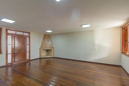 Casa à venda com 230m², 4 quartos e 2 vagas Casa à venda com 230m², 4 quartos e 2 vagasSala