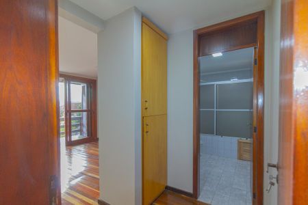 Casa à venda com 230m², 4 quartos e 2 vagas Casa à venda com 230m², 4 quartos e 2 vagasSuíte