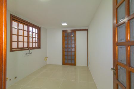 Casa à venda com 230m², 4 quartos e 2 vagas Casa à venda com 230m², 4 quartos e 2 vagasCozinha