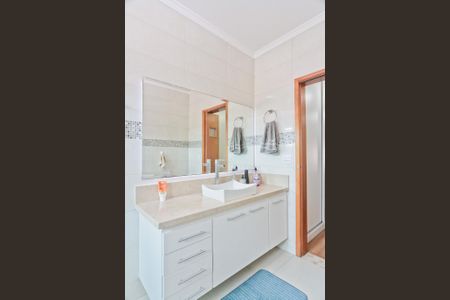 Casa à venda com 327m², 5 quartos e 6 vagas Casa à venda com 327m², 5 quartos e 6 vagasBanheiro da Suíte 2