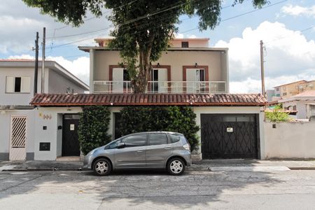 Casa à venda com 327m², 5 quartos e 6 vagas Casa à venda com 327m², 5 quartos e 6 vagasFachada