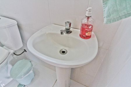 Casa à venda com 327m², 5 quartos e 6 vagas Casa à venda com 327m², 5 quartos e 6 vagasÁrea de Serviço