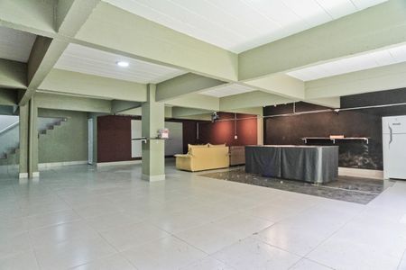 Casa à venda com 327m², 5 quartos e 6 vagas Casa à venda com 327m², 5 quartos e 6 vagasÁrea externa