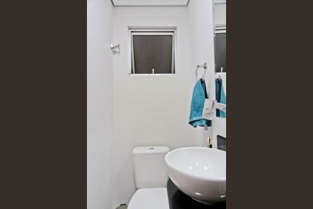 Casa à venda com 327m², 5 quartos e 6 vagas Casa à venda com 327m², 5 quartos e 6 vagasLavabo