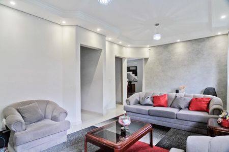 Casa à venda com 327m², 5 quartos e 6 vagas Casa à venda com 327m², 5 quartos e 6 vagasSala