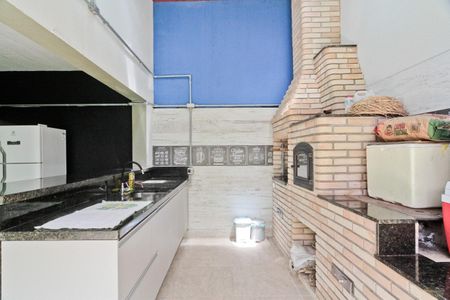 Casa à venda com 327m², 5 quartos e 6 vagas Casa à venda com 327m², 5 quartos e 6 vagasÁrea externa
