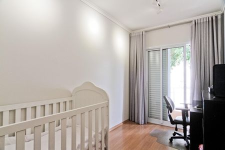 Casa à venda com 327m², 5 quartos e 6 vagas Casa à venda com 327m², 5 quartos e 6 vagasQuarto 3