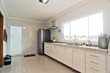 Casa à venda com 327m², 5 quartos e 6 vagas Casa à venda com 327m², 5 quartos e 6 vagasCozinha