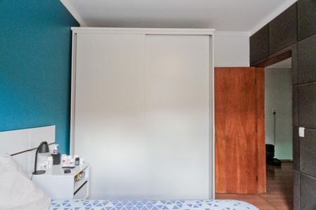 Casa à venda com 327m², 5 quartos e 6 vagas Casa à venda com 327m², 5 quartos e 6 vagasQuarto 2