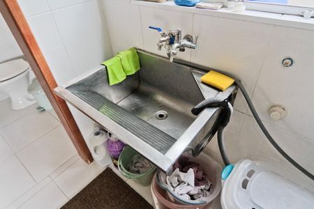 Casa à venda com 327m², 5 quartos e 6 vagas Casa à venda com 327m², 5 quartos e 6 vagasÁrea de Serviço