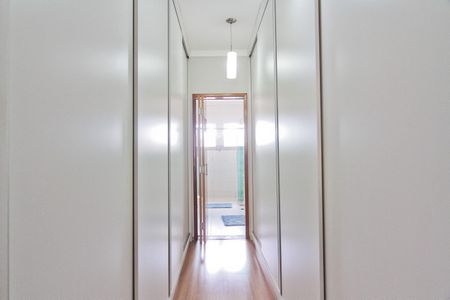 Casa à venda com 327m², 5 quartos e 6 vagas Casa à venda com 327m², 5 quartos e 6 vagasSuíte 2