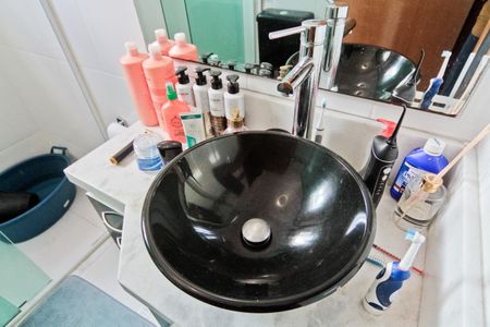 Casa à venda com 327m², 5 quartos e 6 vagas Casa à venda com 327m², 5 quartos e 6 vagasBanheiro