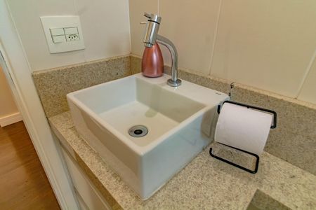 Apartamento à venda com 54m², 2 quartos e 2 vagasBanheiro Social