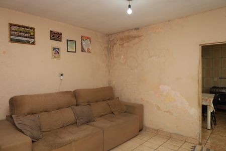 Casa à venda com 150m², 1 quarto e 2 vagasSala