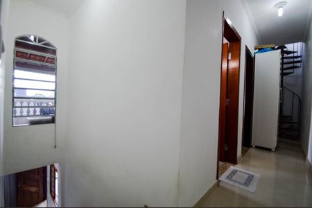 Casa à venda com 160m², 2 quartos e 6 vagasCorredor 