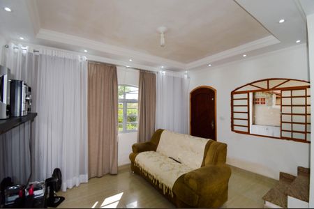 Casa à venda com 160m², 2 quartos e 6 vagasSala