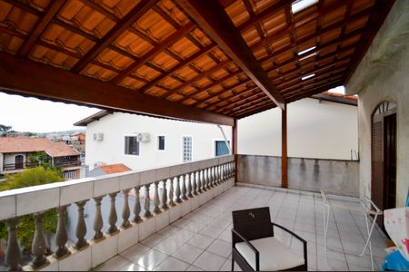 Casa à venda com 160m², 2 quartos e 6 vagasVaranda dos Quartos 1 e 2