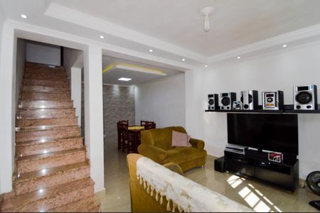 Casa à venda com 160m², 2 quartos e 6 vagasSala
