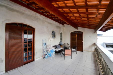 Casa à venda com 160m², 2 quartos e 6 vagasVaranda dos Quartos 1 e 2