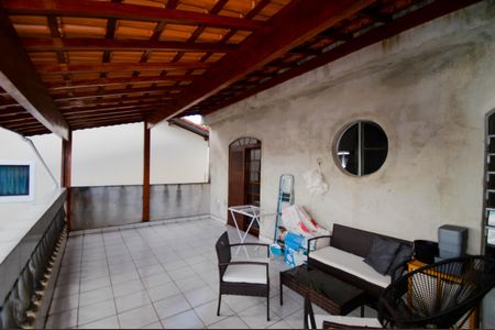 Casa à venda com 160m², 2 quartos e 6 vagasVaranda dos Quartos 1 e 2