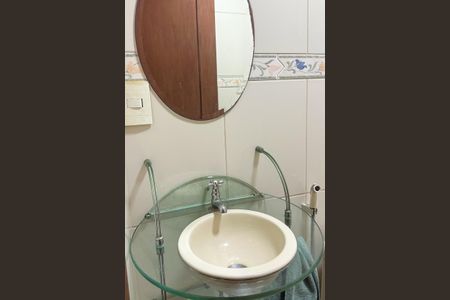 Apartamento à venda com 108m², 3 quartos e sem vagaBanheiro da Suíte 01