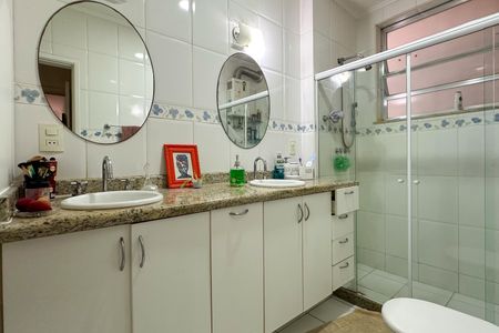 Apartamento à venda com 108m², 3 quartos e sem vagaBanheiro da Suíte 02