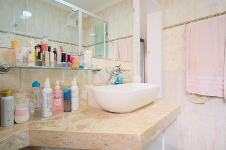 Casa à venda com 256m², 3 quartos e 4 vagasBanheiro da Suíte 3