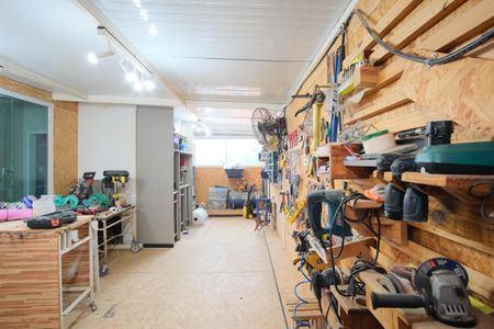 Casa à venda com 256m², 3 quartos e 4 vagasOficina