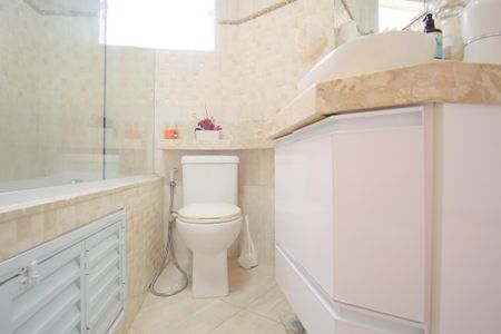 Casa à venda com 256m², 3 quartos e 4 vagasBanheiro da Suíte 3