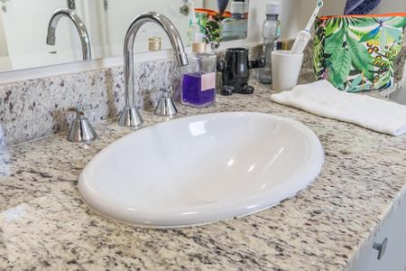 Apartamento à venda com 83m², 3 quartos e 2 vagasBanheiro Americano