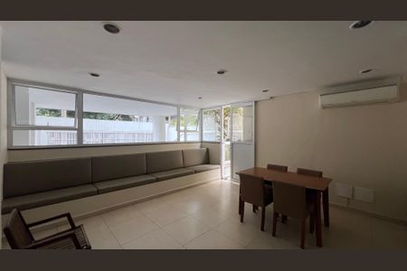 Apartamento à venda com 130m², 1 quarto e 1 vagaSalão de Festas